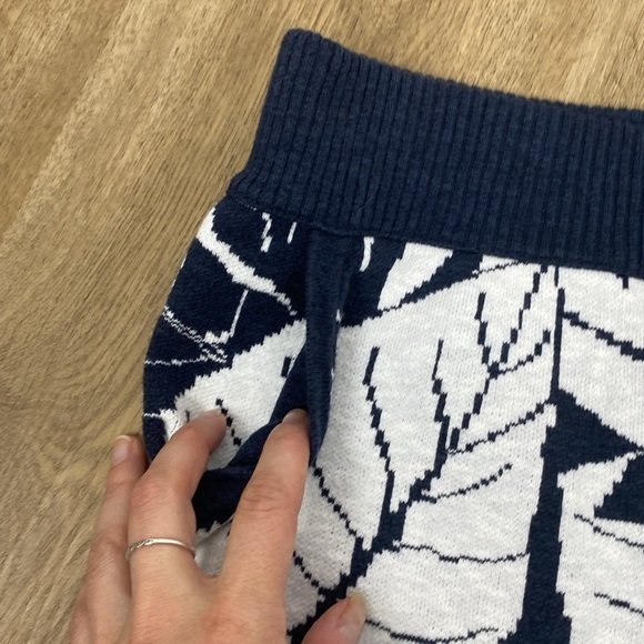 Madewell Pull-On Sweater Shorts in Tropical Vacation size Large - Picture 8 of 10